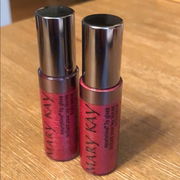 Mary Kay Other - BERRY SPARKLE Nourishine Lip Gloss Mary Kay Other - BERRY SPARKLE Nourishine Lip Gloss